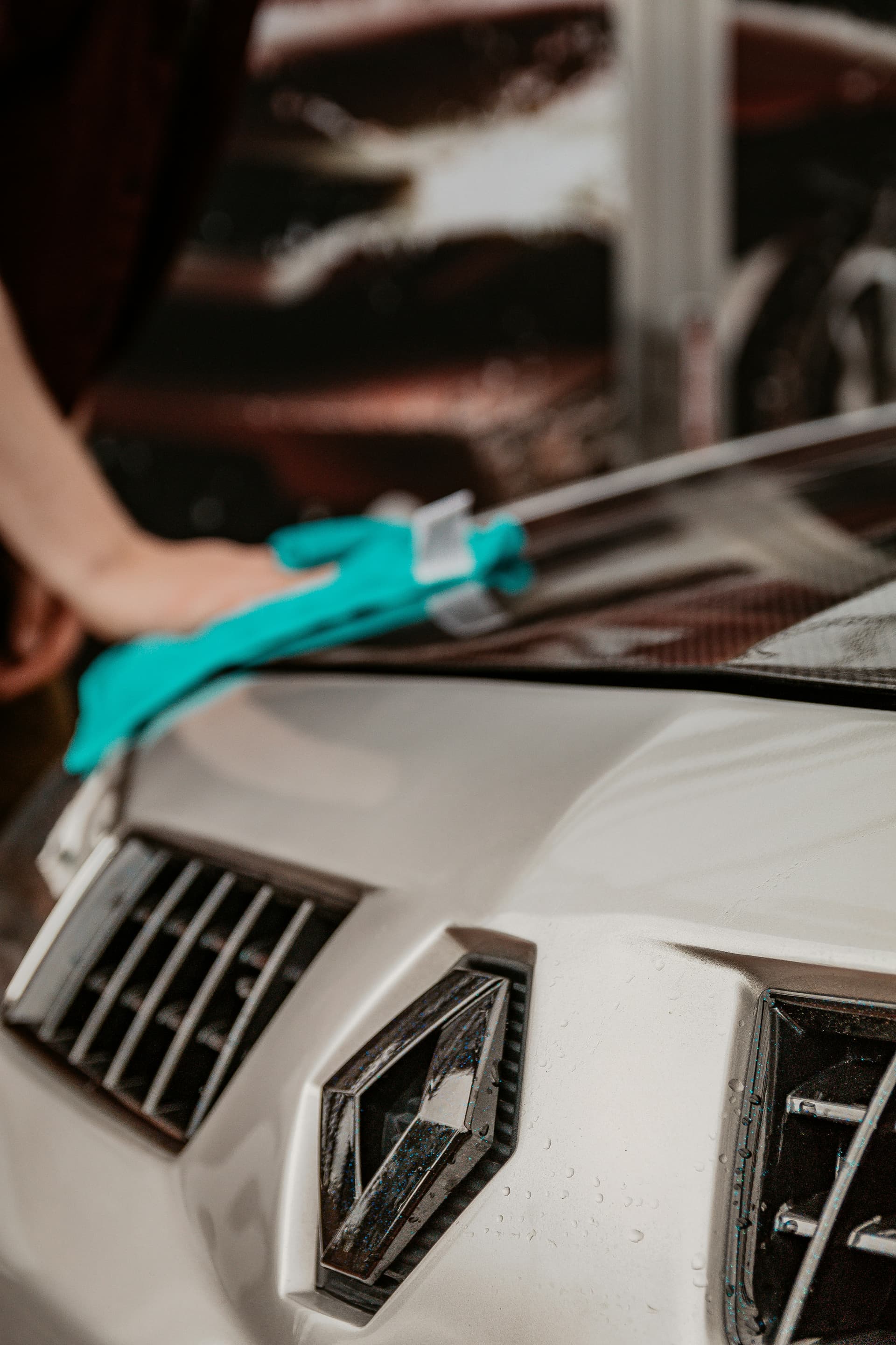 Before and after car detailing by FLO